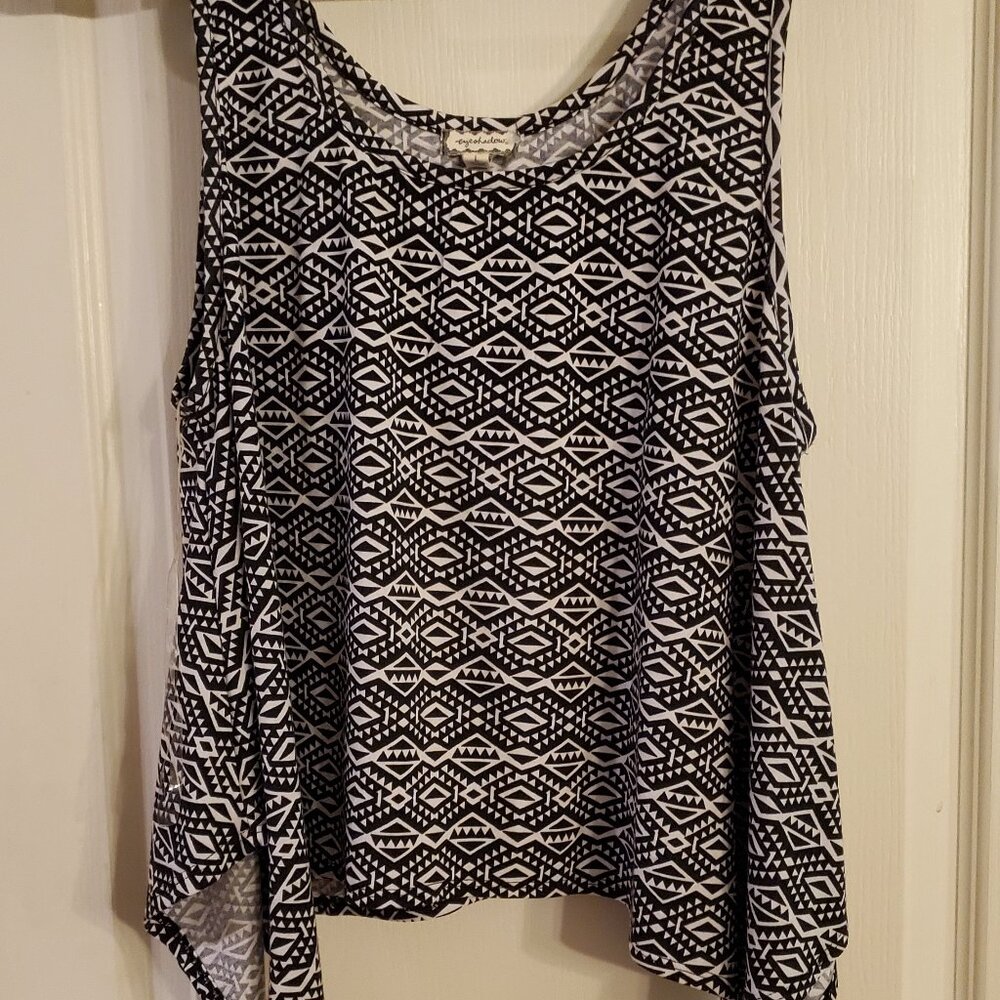 Aztec tank top eye shadow large